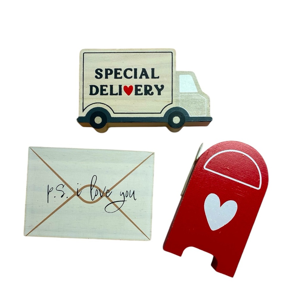 Target Bullseye Playground Valentine’s Day Sign Tier Tray